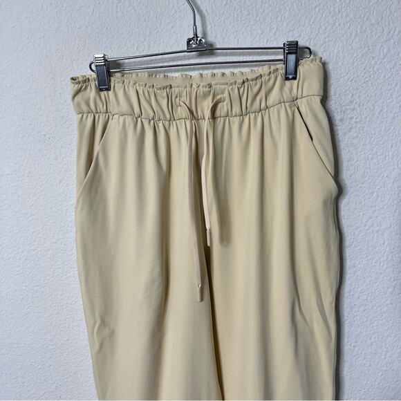 Lululemon Keep Moving Jogger Finch Yellow Womens Size 6 - Picture 5 of 9